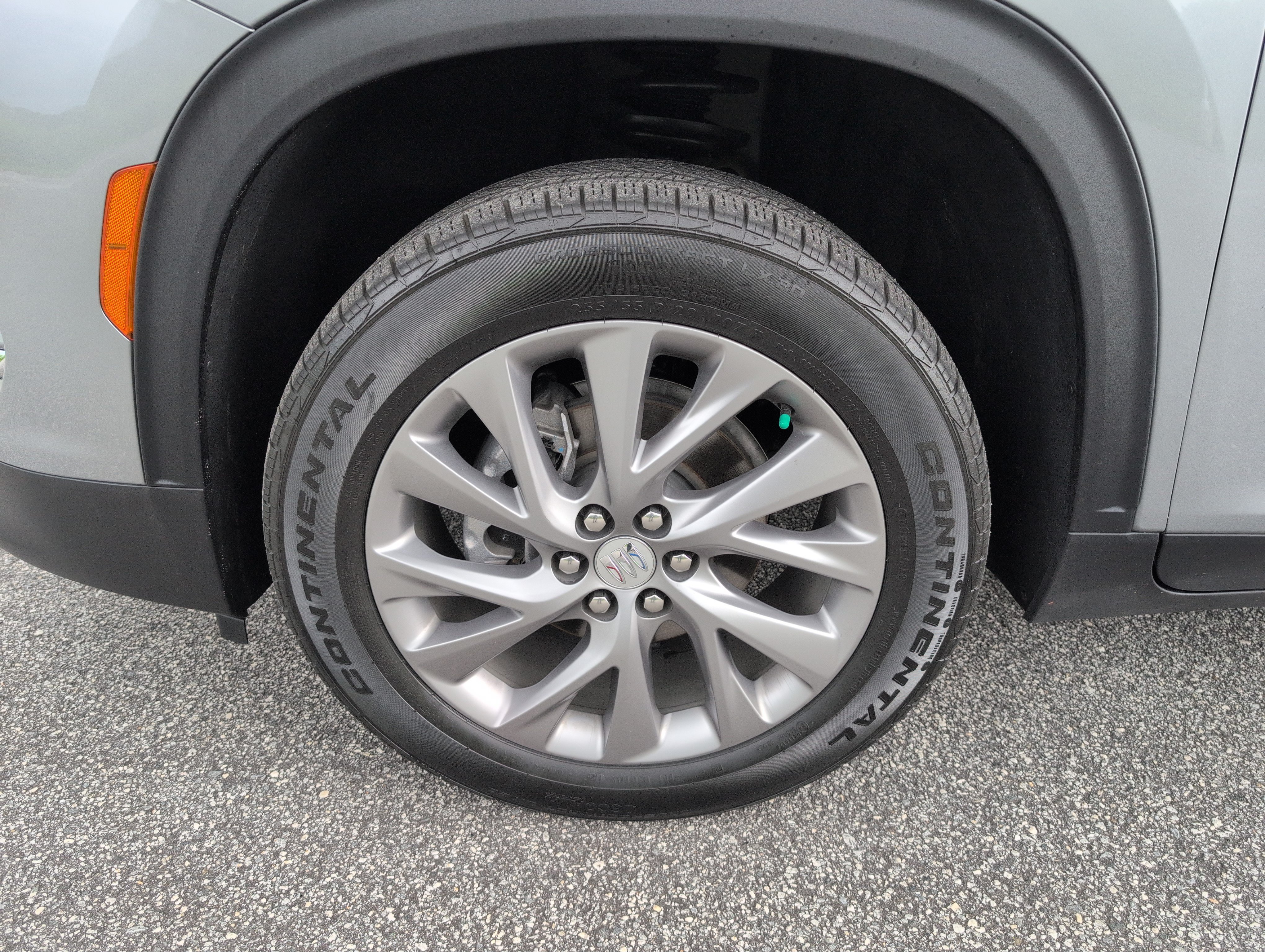 Used 2025 Buick Enclave Preferred FWD image 2