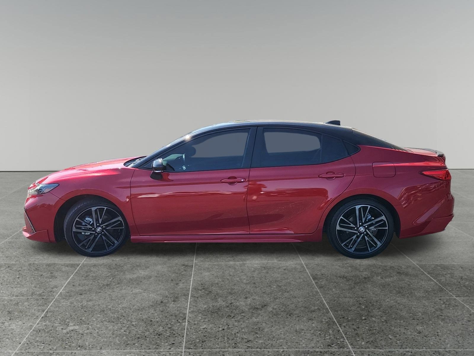 Used 2025 Toyota Camry XSE image 4