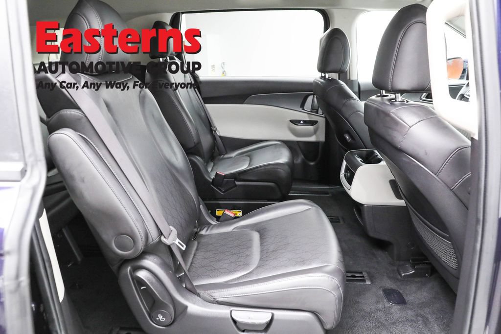 Used 2024 Kia Carnival LX FWD image 25