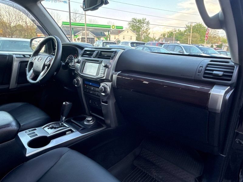 Used 2017 Toyota 4Runner Limited AWD/4WD image 25