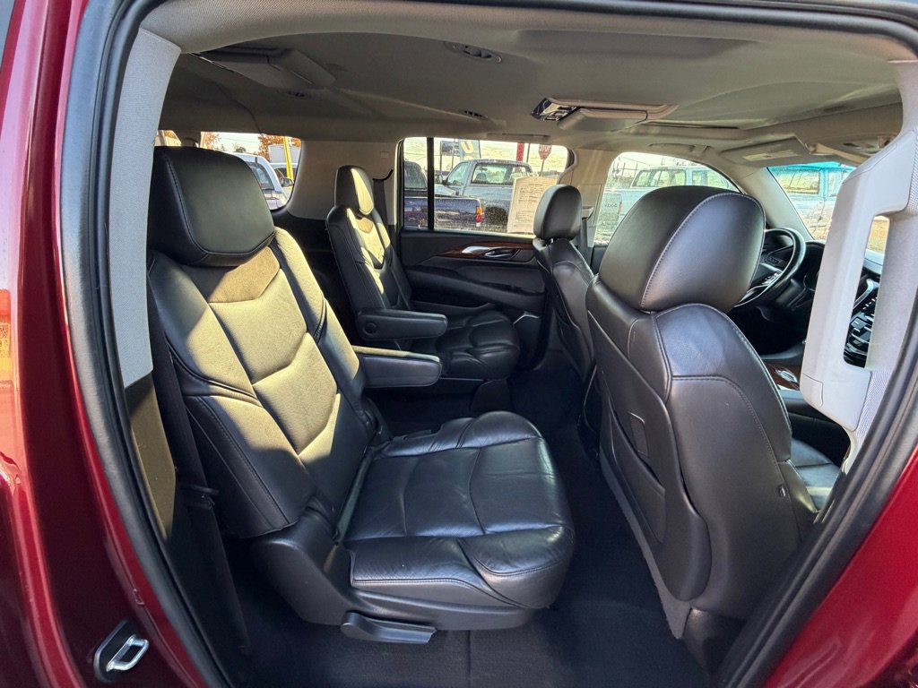 Used 2017 Cadillac Escalade ESV Luxury image 7