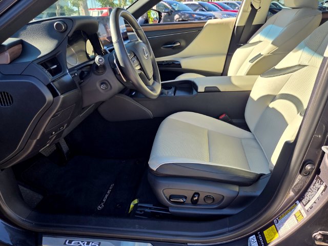 Used 2024 Lexus ES 350 w/ Premium Package FWD image 9