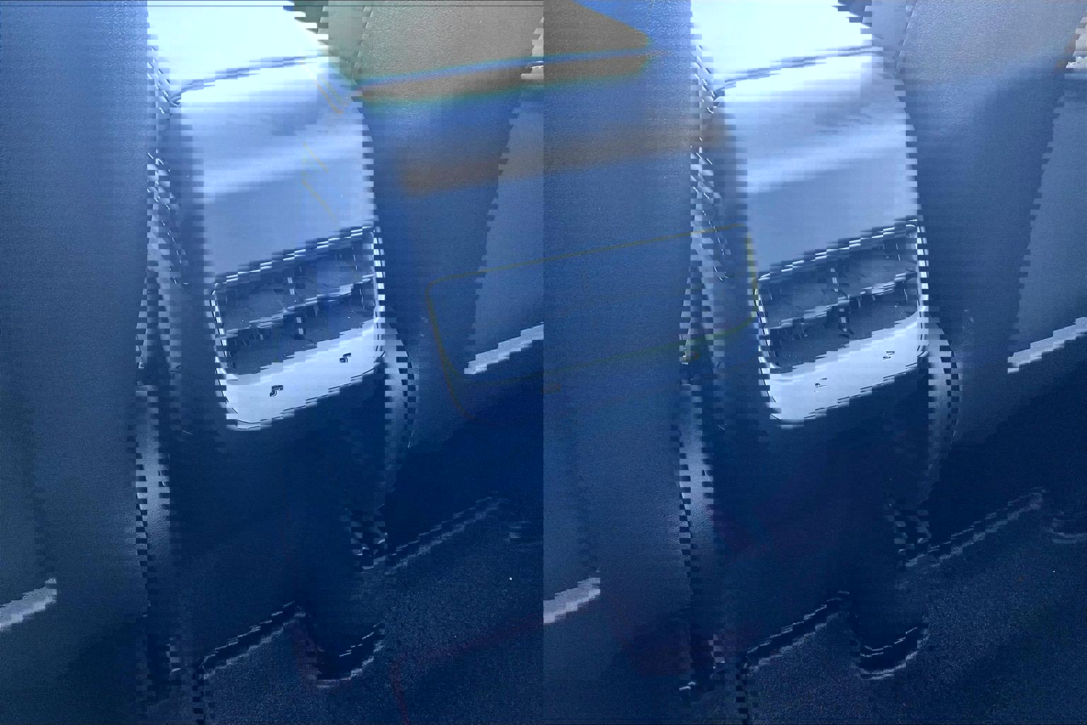 Used 2023 Tesla Model Y Long Range image 31