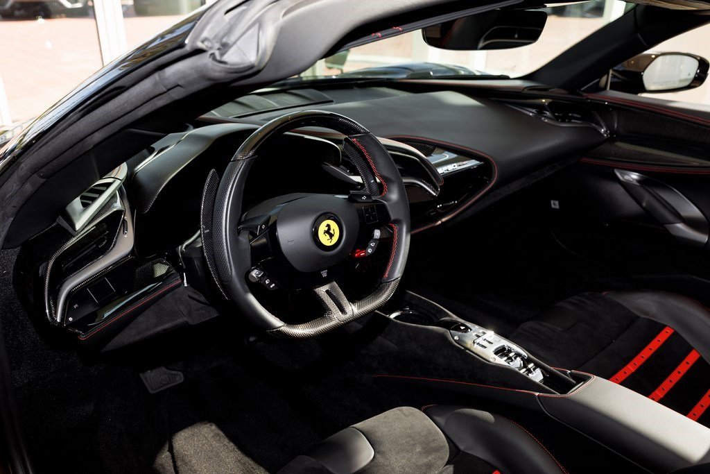 Used 2022 Ferrari SF90 Spider image 23