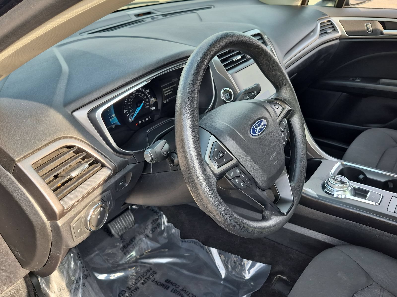 Used 2020 Ford Fusion SE FWD image 11