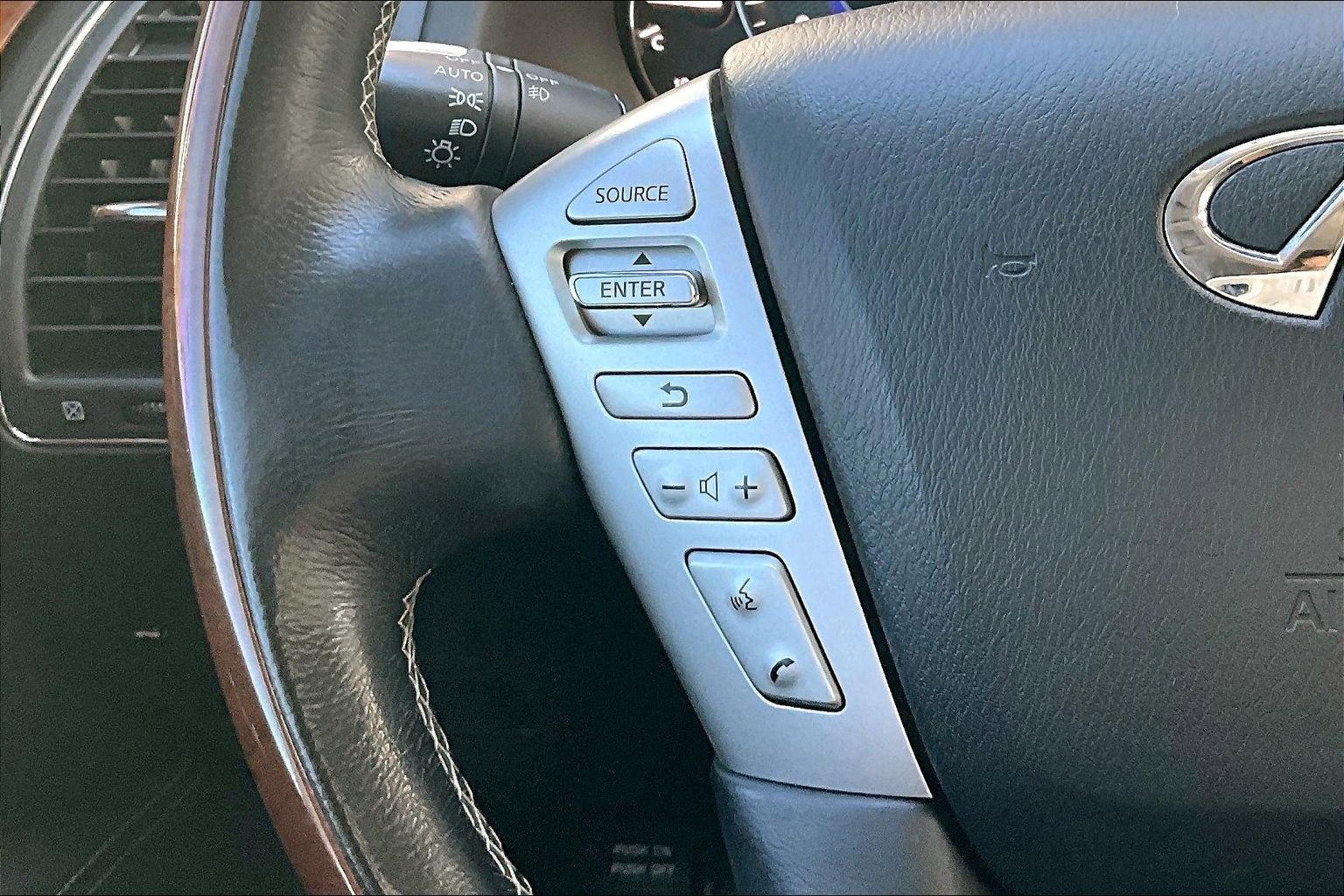 Used 2019 INFINITI QX80 Luxe image 18