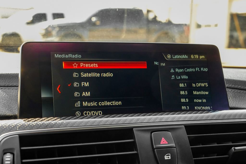 Used 2018 BMW M4 Convertible image 32