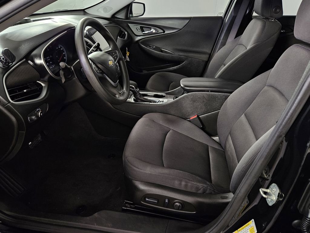 Used 2023 Chevrolet Malibu LT FWD image 19