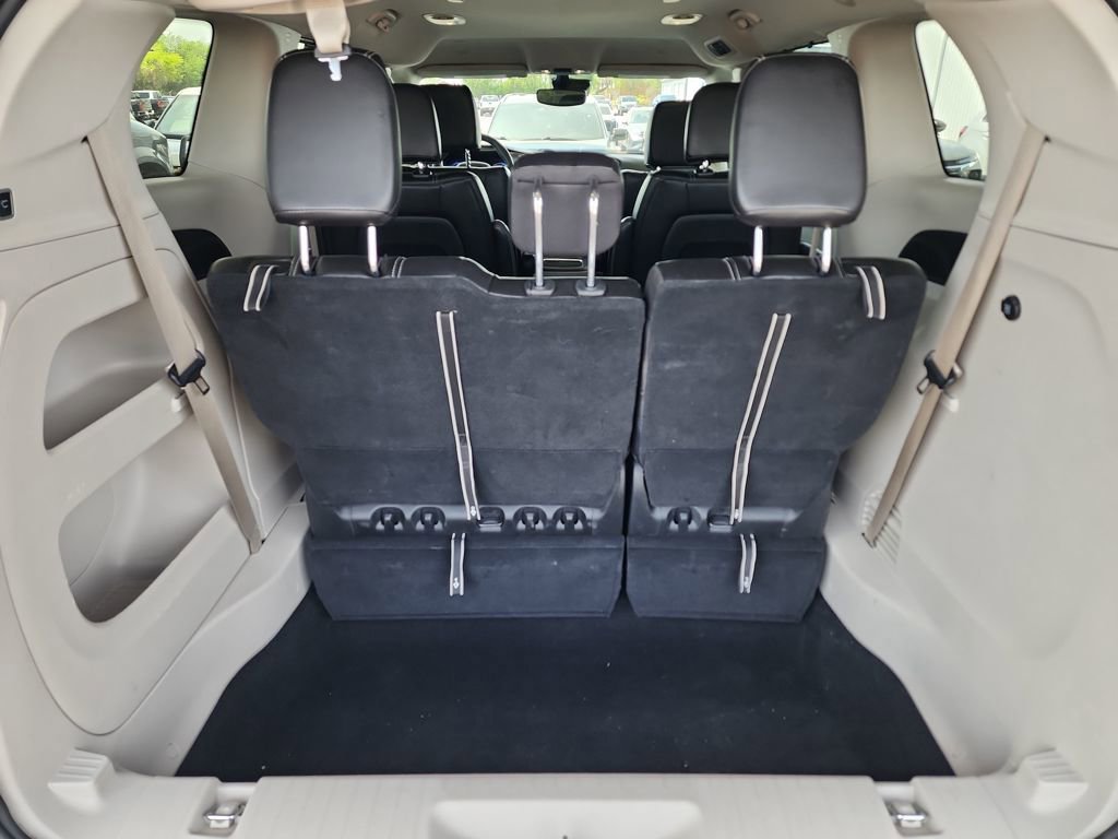Used 2024 Chrysler Pacifica Touring-L FWD image 40