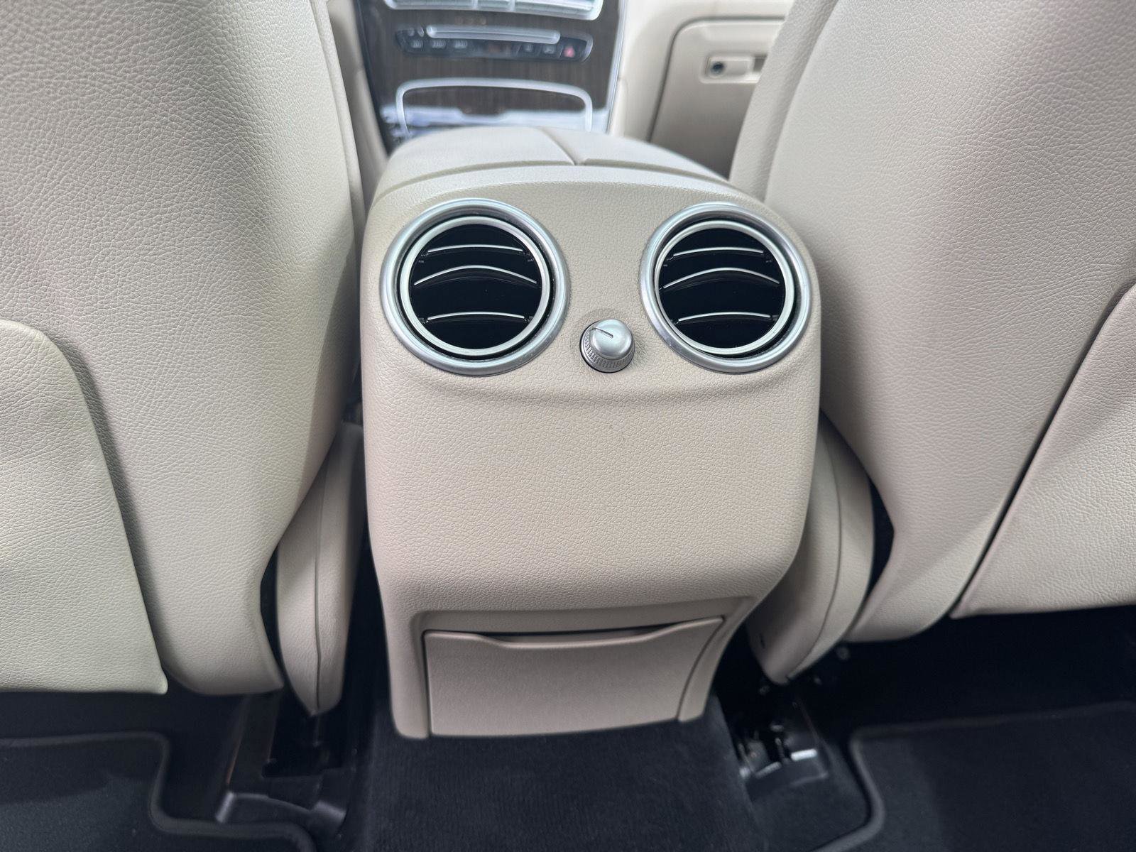 Used 2019 Mercedes-Benz GLC 300 image 16