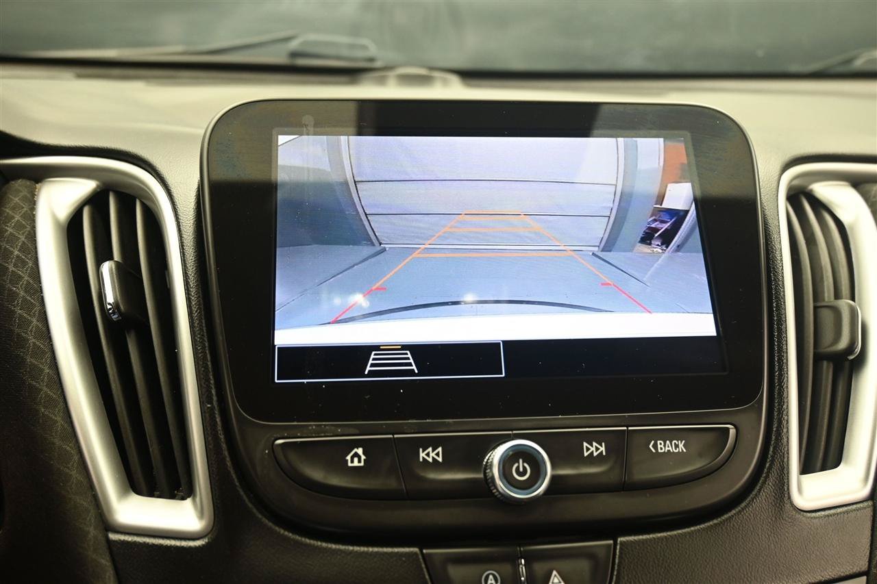 Used 2023 Chevrolet Malibu LS FWD image 14