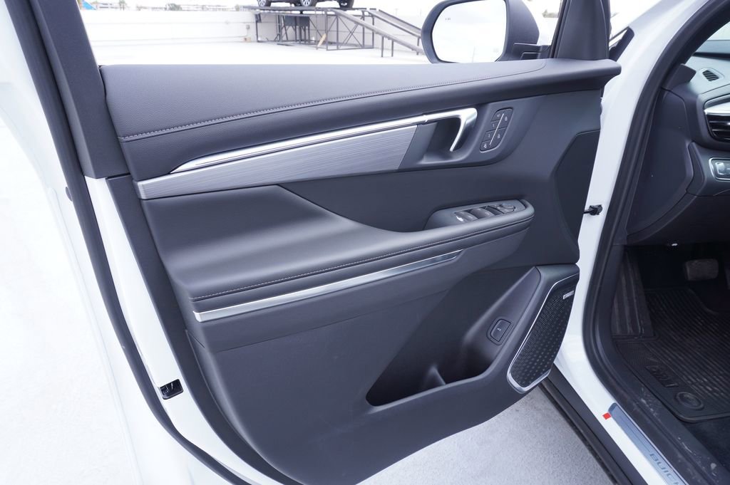 New 2025 Buick Enclave Preferred w/ Power Package image 14