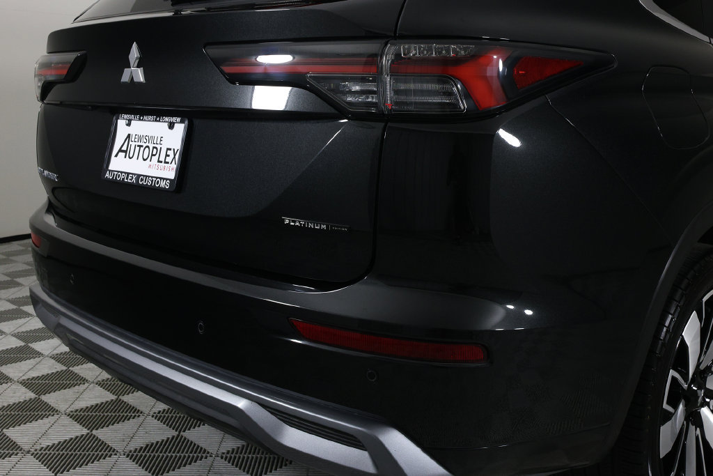Used 2025 Mitsubishi Outlander AWD image 46