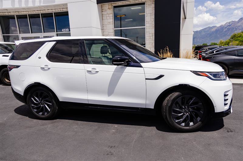 Used 2022 Land Rover Discovery S R-Dynamic AWD/4WD image 3