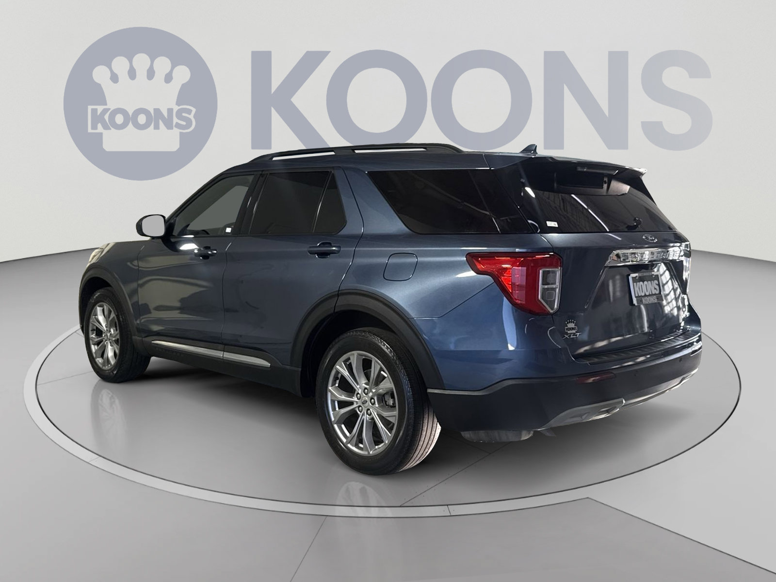 Used 2020 Ford Explorer XLT w/ Equipment Group 202A AWD/4WD image 8