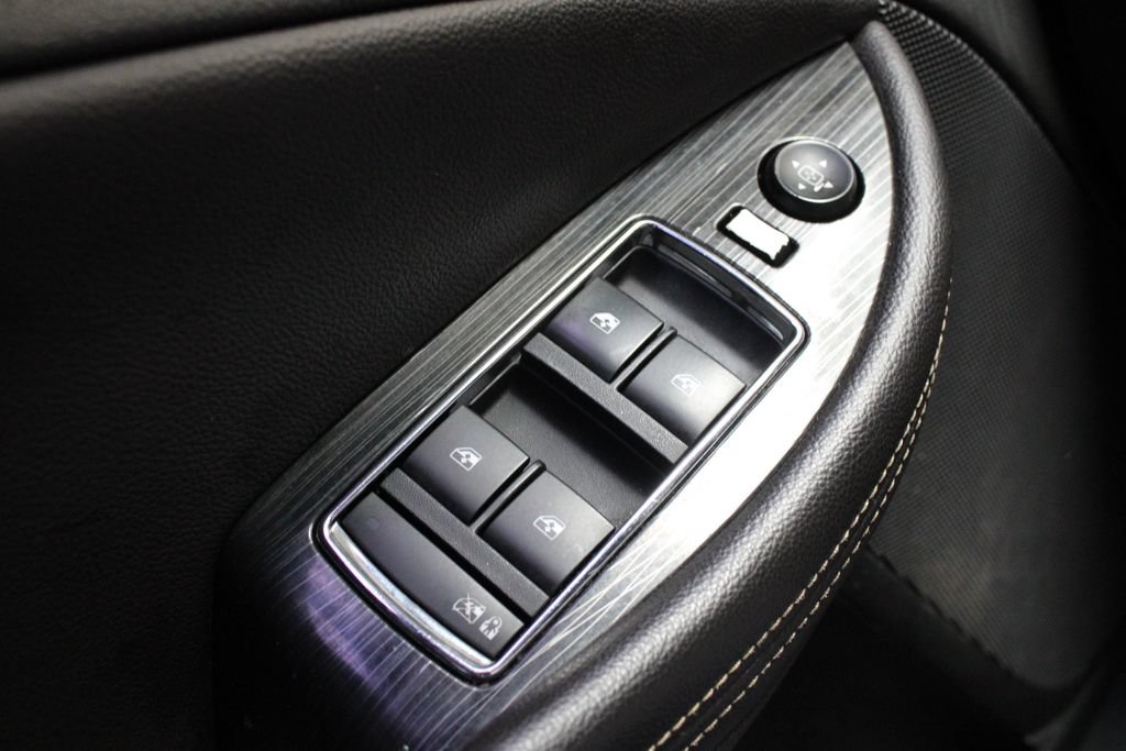 Used 2018 Chevrolet Impala LT FWD image 9