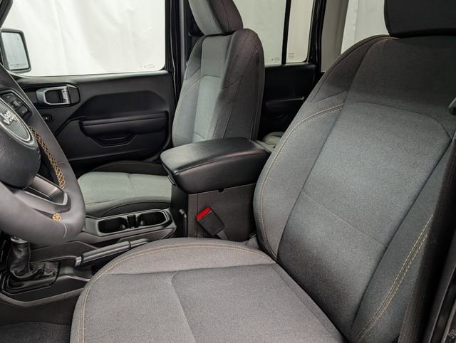 Used 2024 Jeep Wrangler Unlimited AWD/4WD image 11