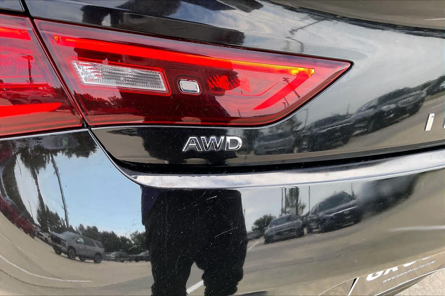 Used 2019 INFINITI Q60 3.0t Luxe AWD/4WD image 9