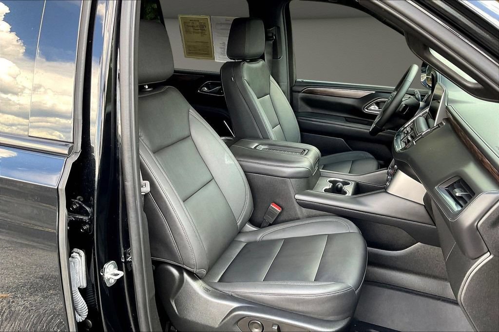 Used 2023 Chevrolet Tahoe Z71 w/ Z71 Off-Road Package AWD/4WD image 32