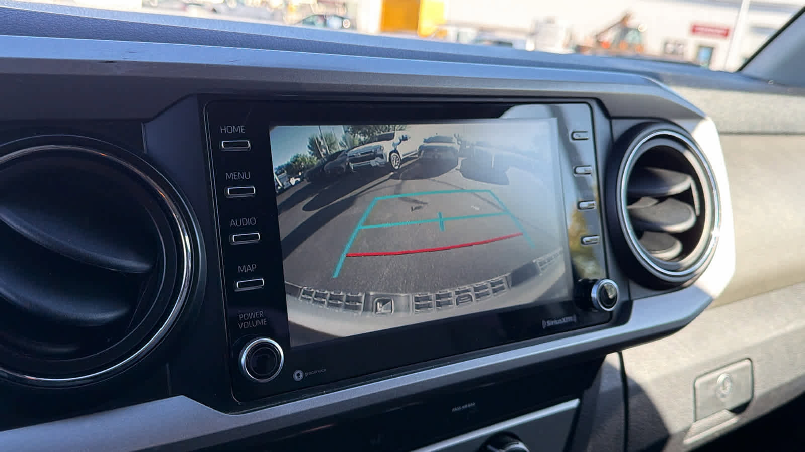 Used 2020 Toyota Tacoma SR5 RWD image 16