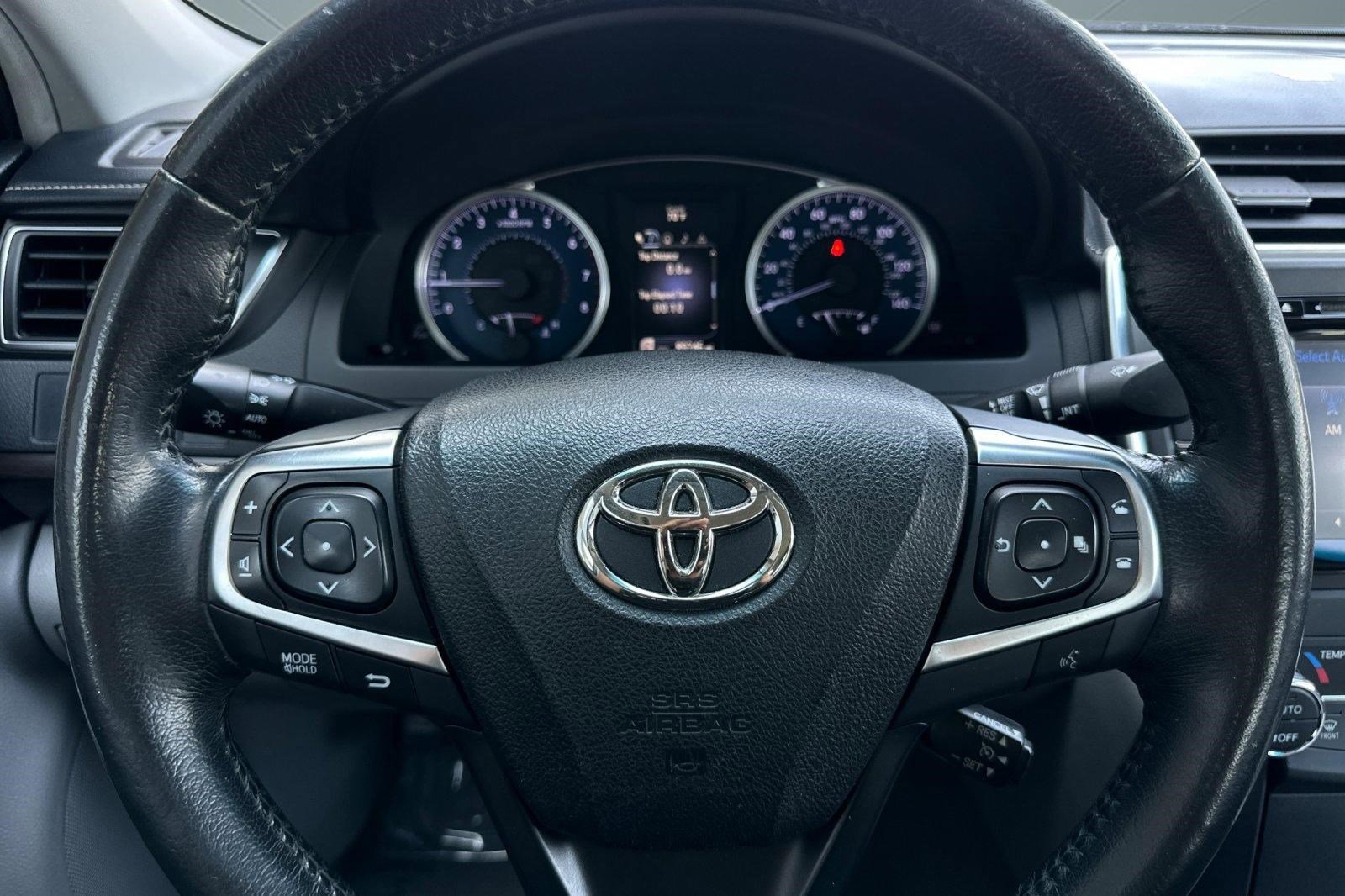 Used 2015 Toyota Camry XLE w/ Convenience Package FWD image 15