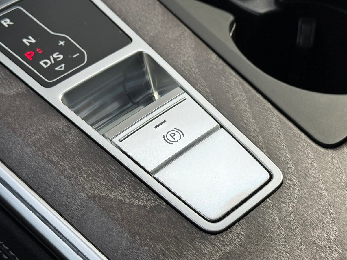 Used 2024 Audi A6 Premium Plus w/ Executive Package image 28