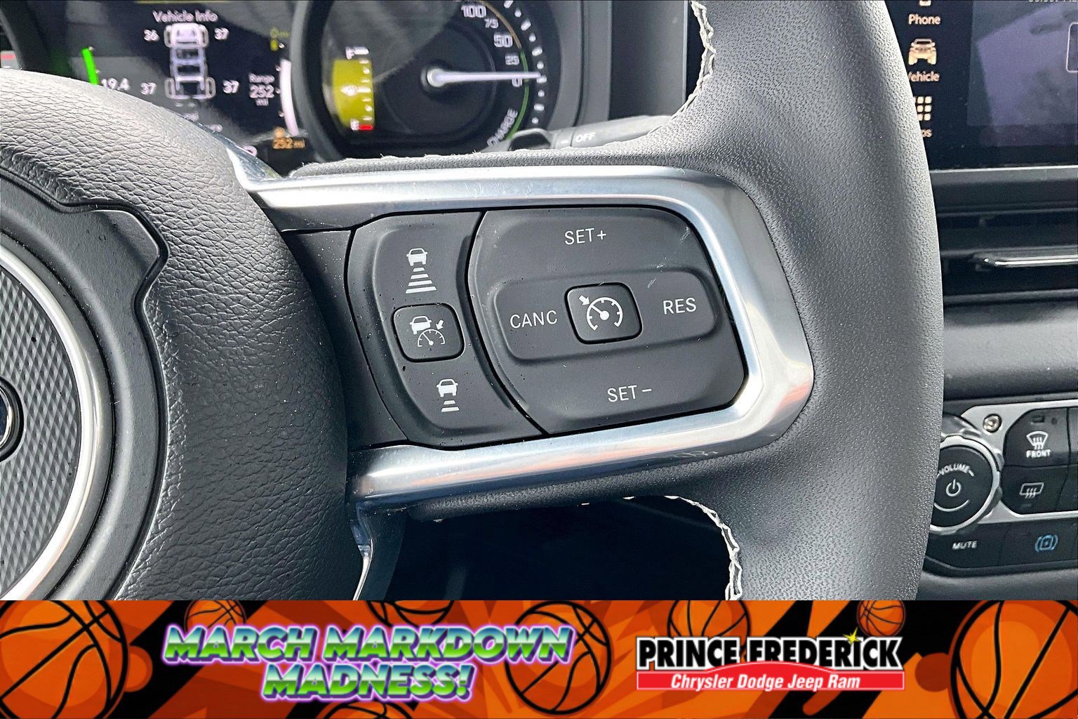 Used 2025 Jeep Wrangler Sahara w/ Safety Group image 16