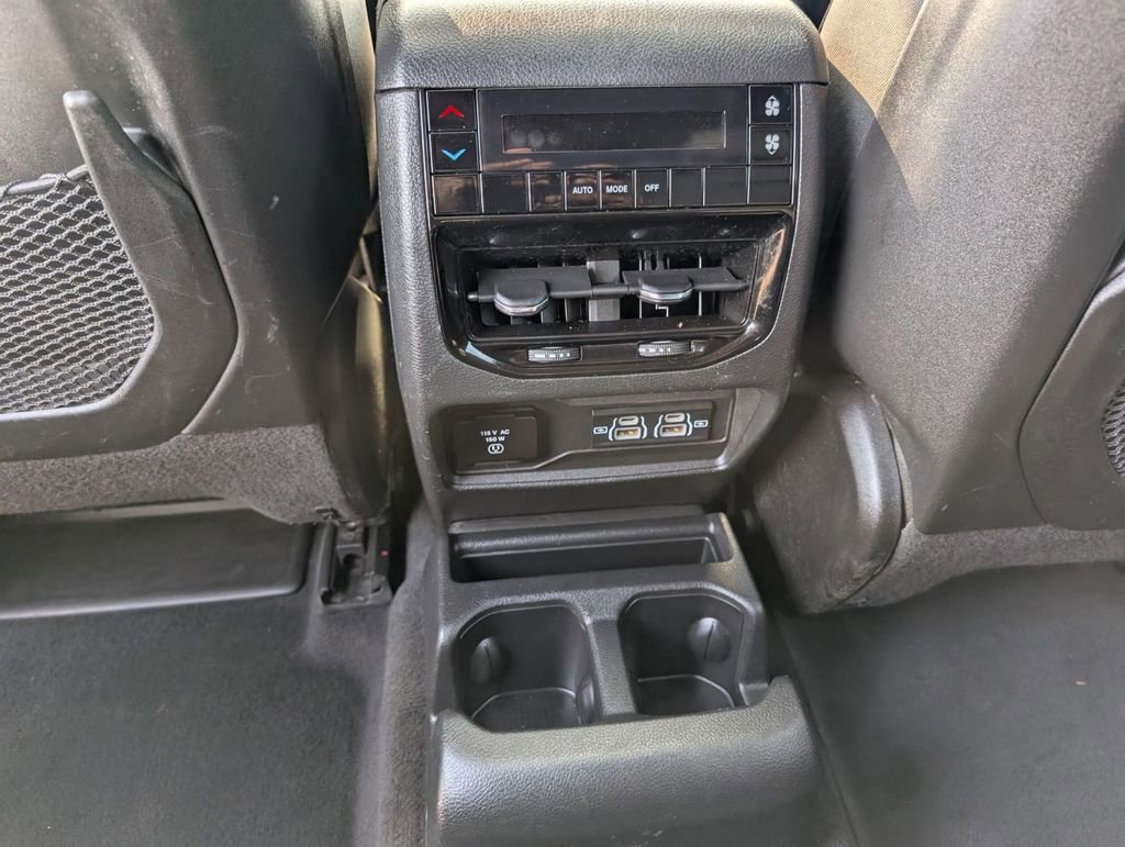 Used 2024 Jeep Grand Cherokee L Altitude image 39