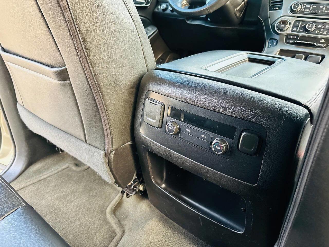 Used 2016 Chevrolet Suburban LT image 36