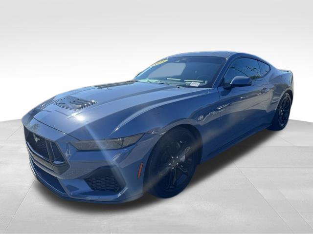 Used 2025 Ford Mustang GT RWD image 4