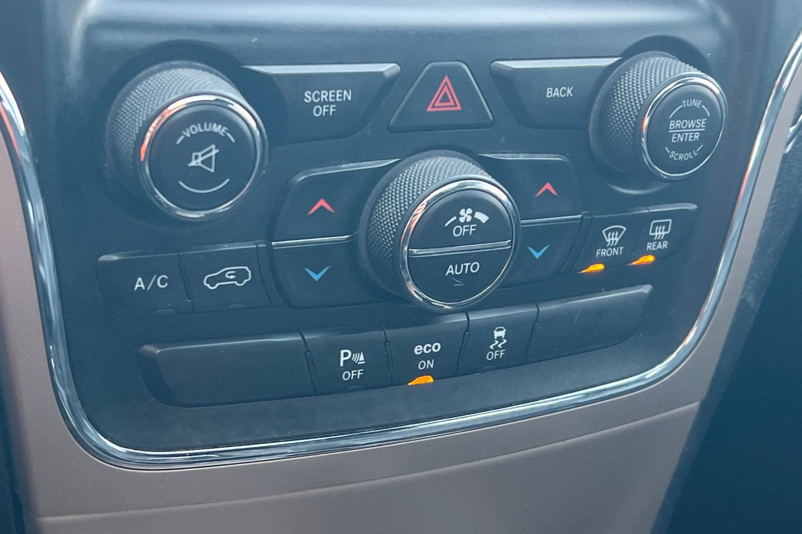 Used 2015 Jeep Grand Cherokee Limited w/ Trailer Tow Group IV image 22