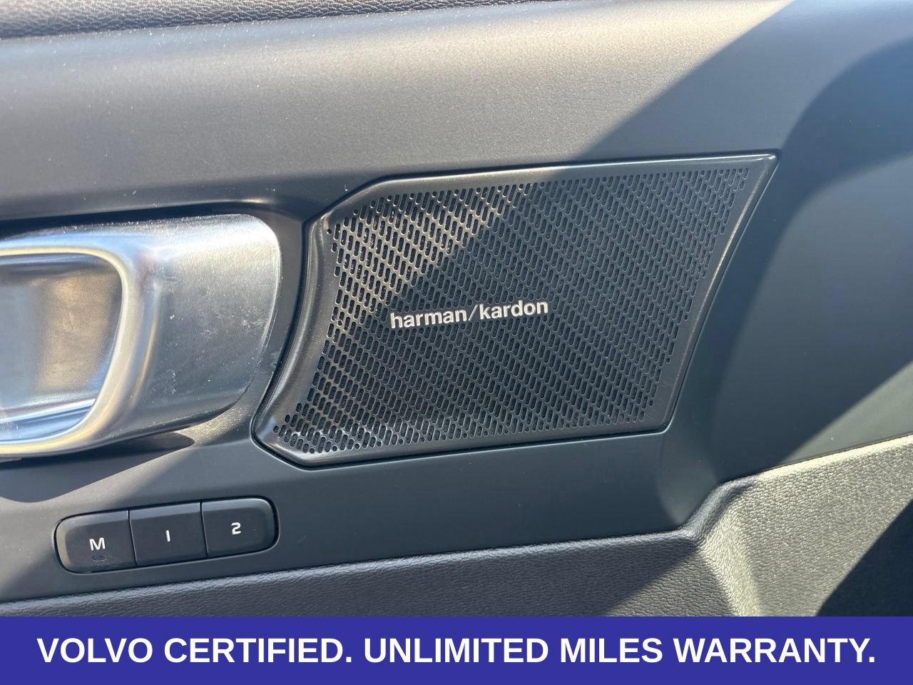 Certified 2023 Volvo XC40 B5 Plus w/ Driver Assist Package AWD/4WD image 19
