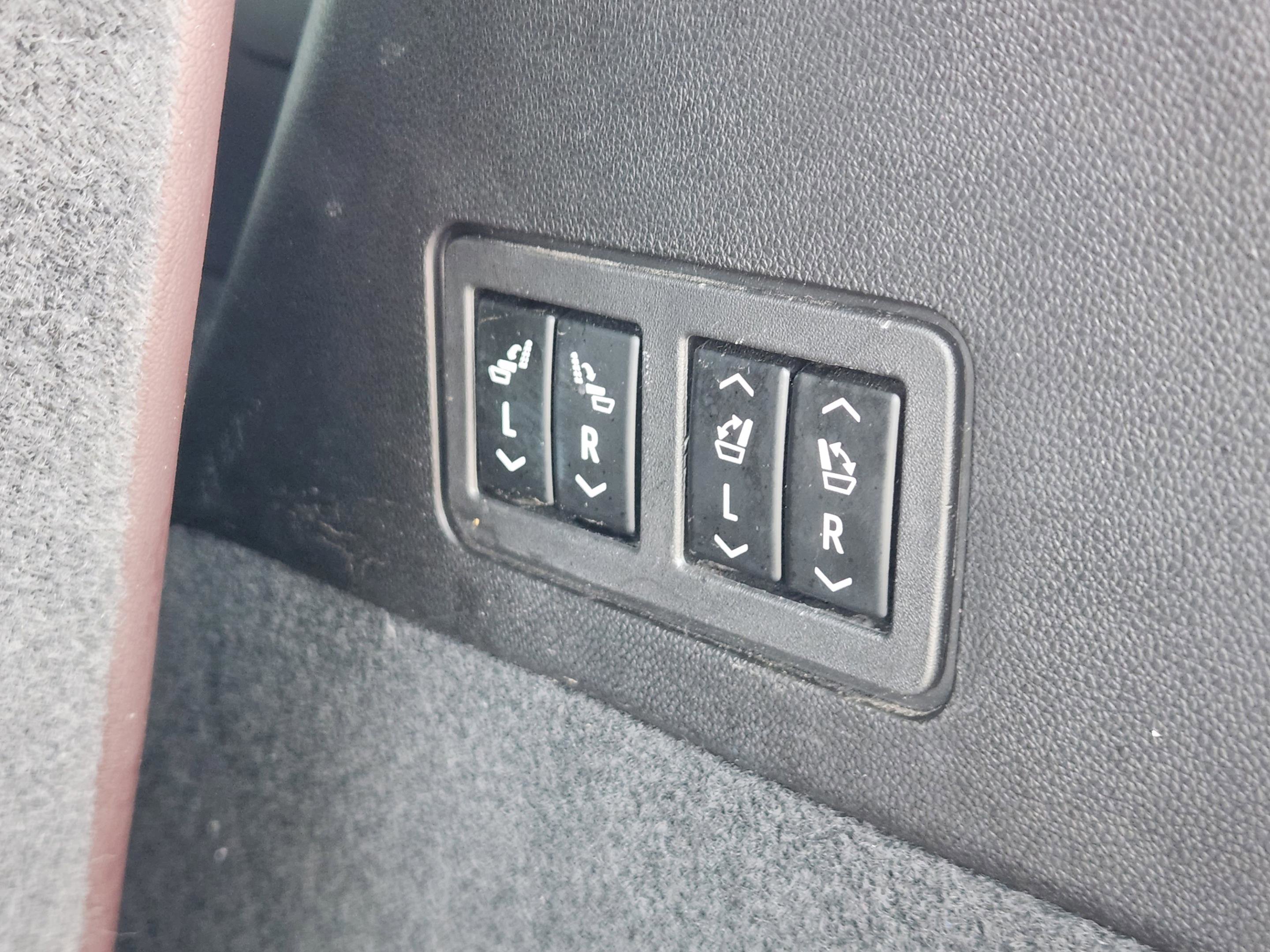 Used 2023 Cadillac XT6 Premium Luxury w/ Technology Package image 38