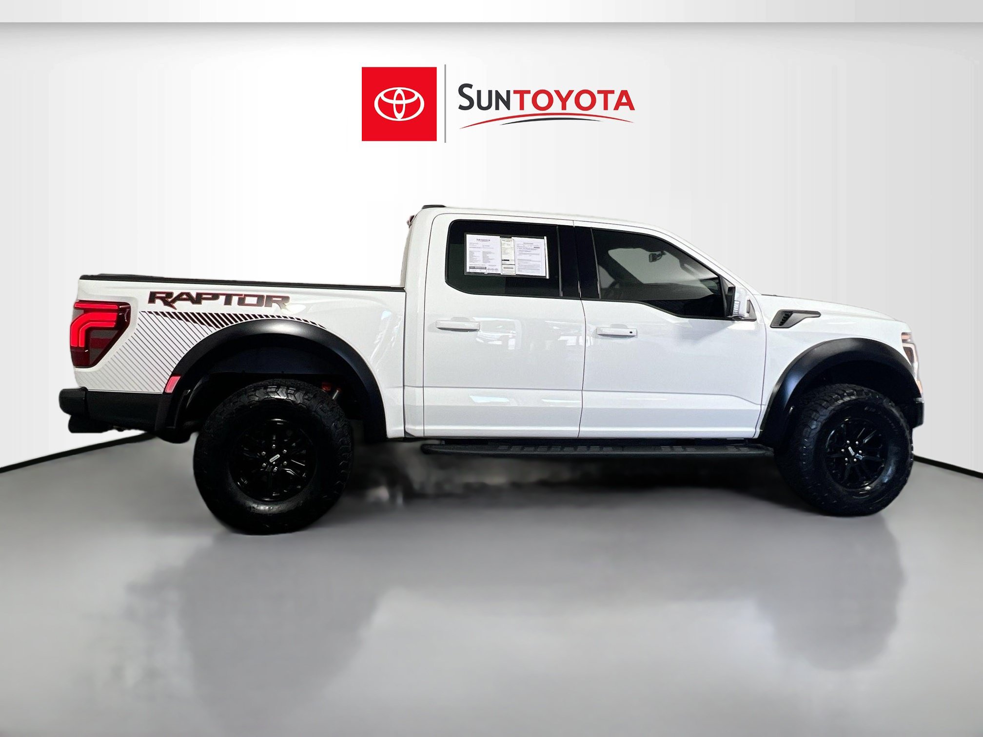 Used 2025 Ford F150 Raptor AWD/4WD image 2