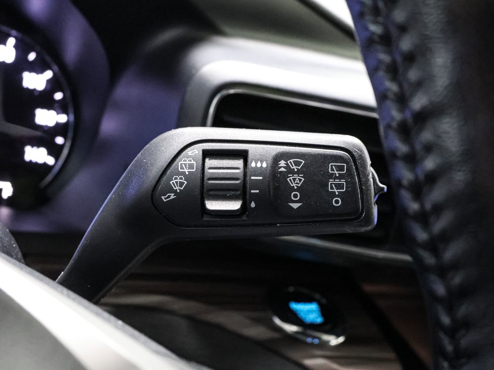 Used 2023 Ford Explorer Limited w/ Equipment Group 301A image 33