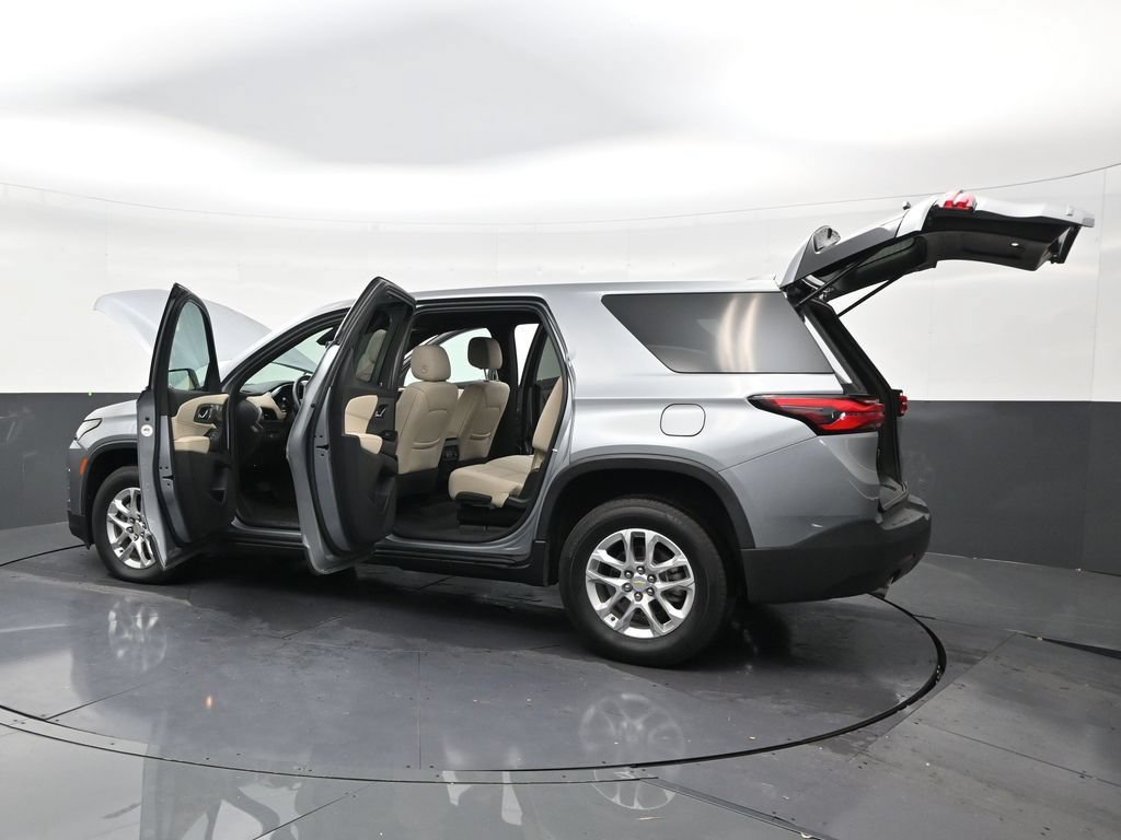 Used 2023 Chevrolet Traverse LS FWD image 31