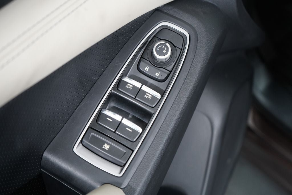 Used 2019 Subaru Ascent Limited AWD/4WD image 18