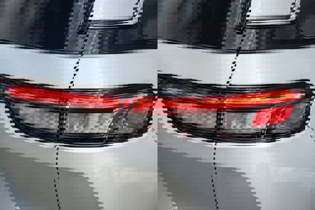 New 2024 Jeep Grand Cherokee Laredo X w/ Luxury Tech Group I image 9