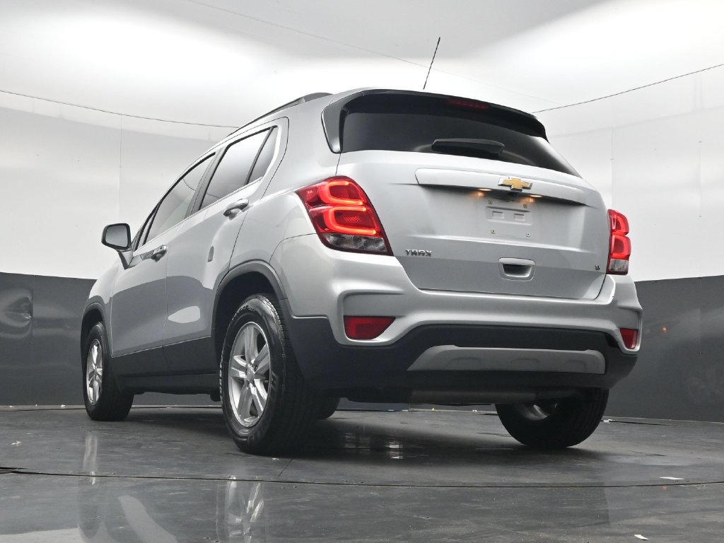 Used 2020 Chevrolet Trax LT w/ LT Convenience Package FWD image 31