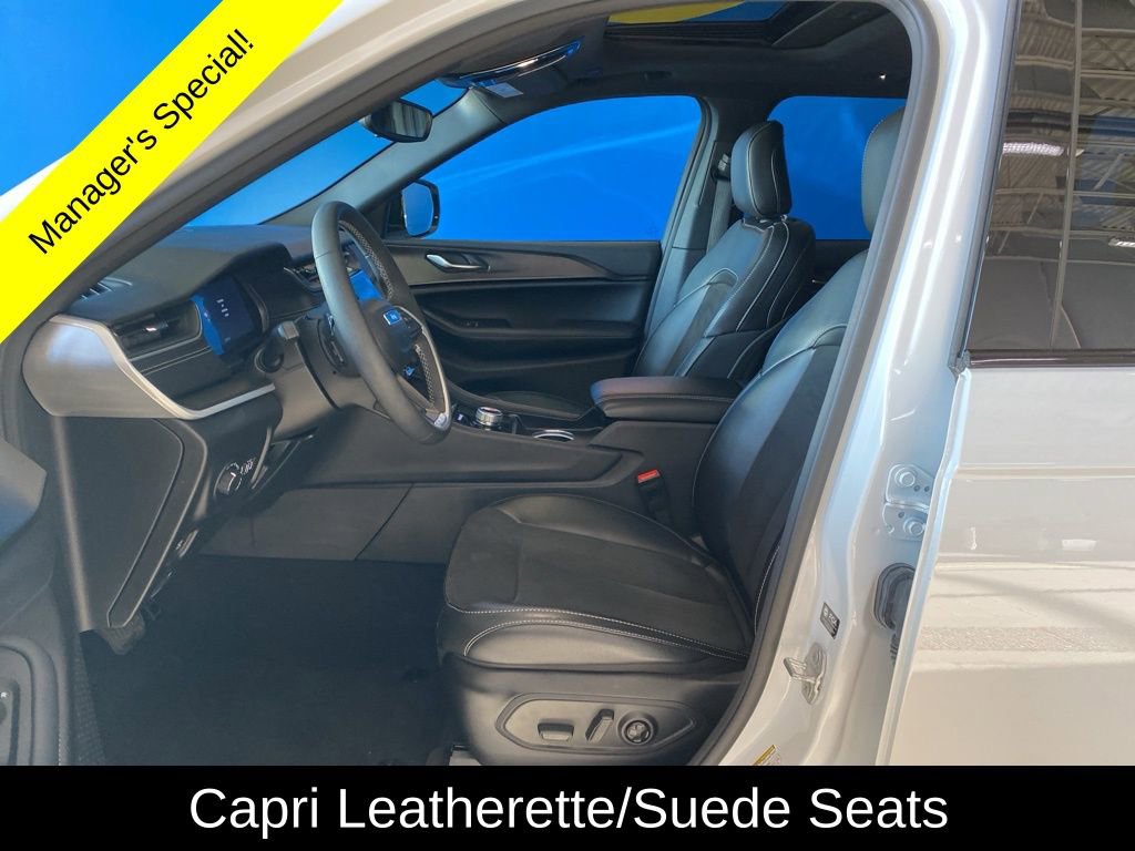 Used 2024 Jeep Grand Cherokee Altitude image 10