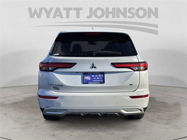 Used 2024 Mitsubishi Outlander SE image 4