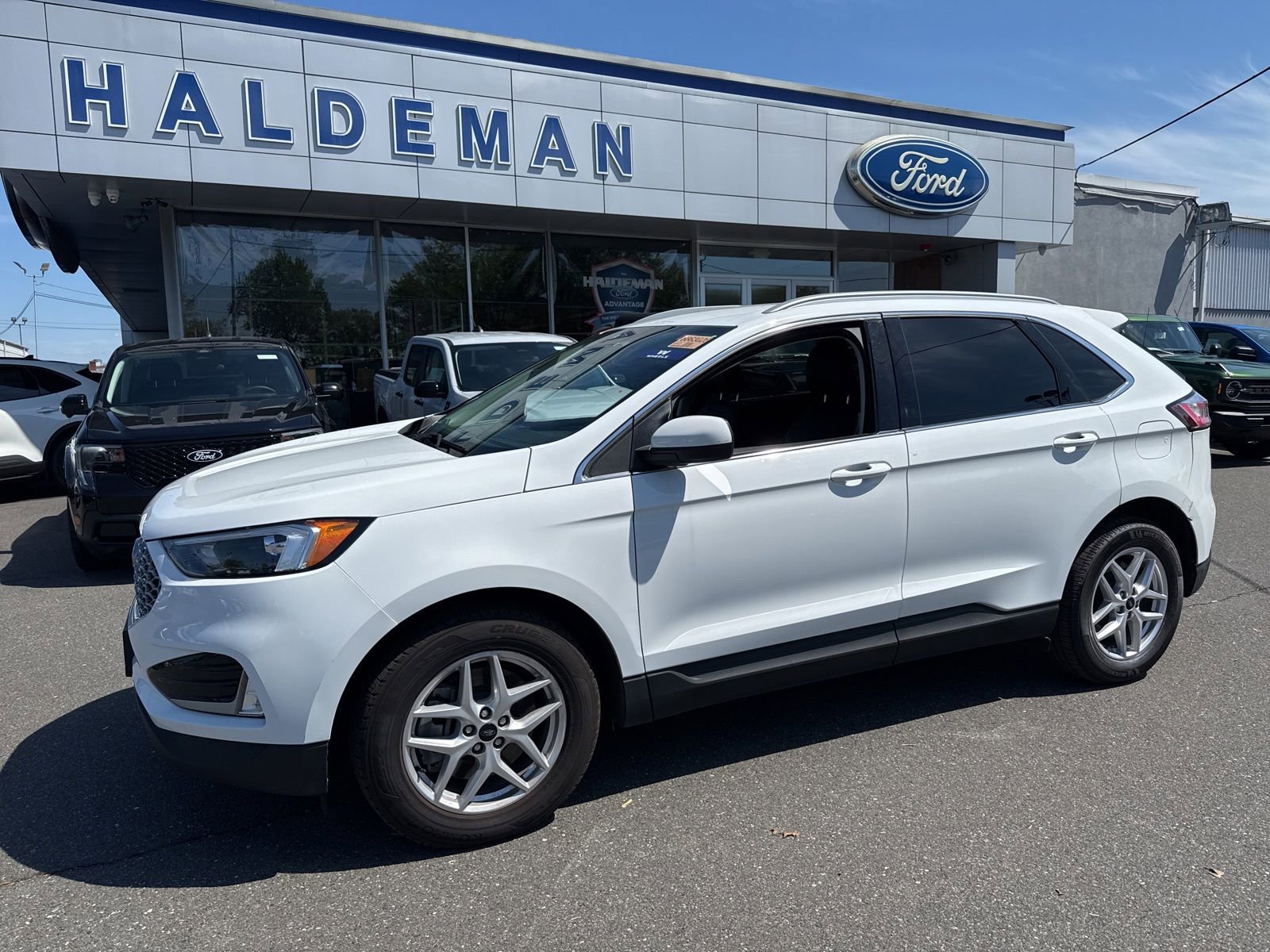 Used 2023 Ford Edge SEL w/ Convenience Package AWD/4WD image 10