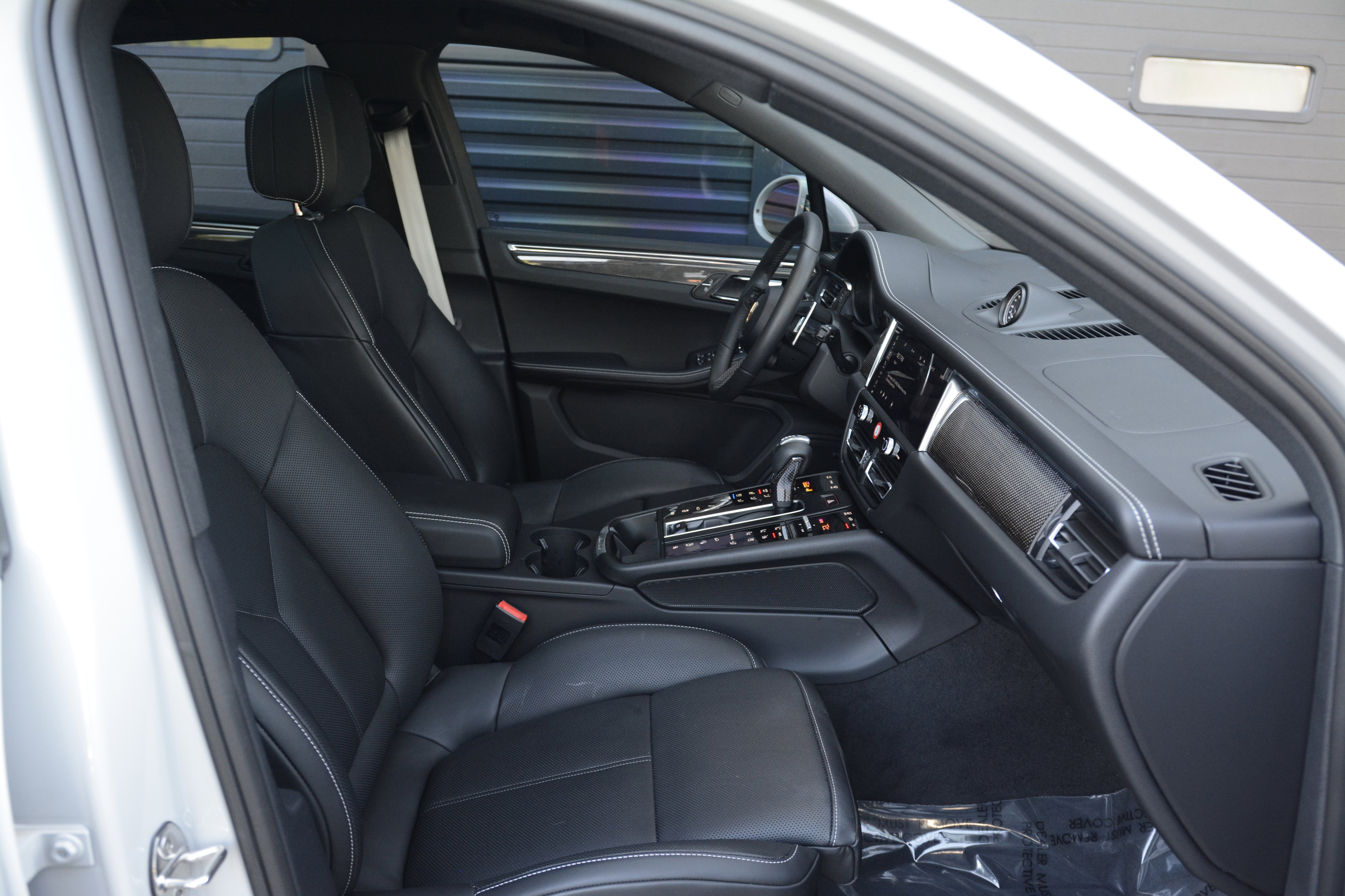Certified 2026 Porsche Macan Turbo AWD/4WD image 26