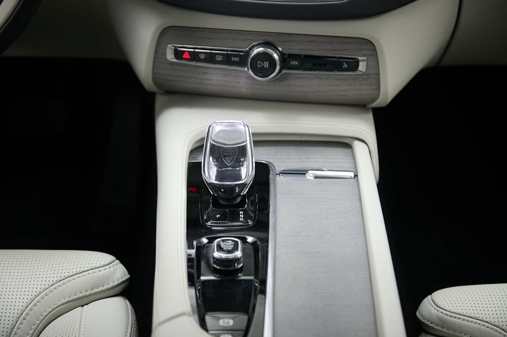 Certified 2024 Volvo XC90 T8 Ultimate w/ Protection Package Premier AWD/4WD image 33