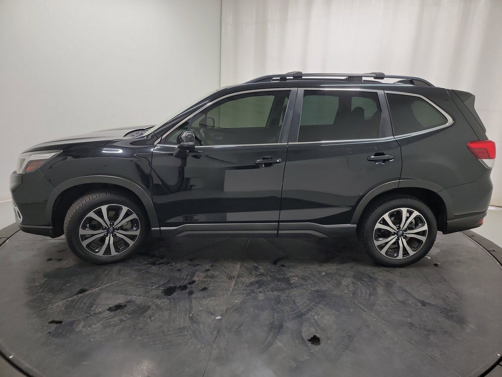 Used 2020 Subaru Forester Limited image 4