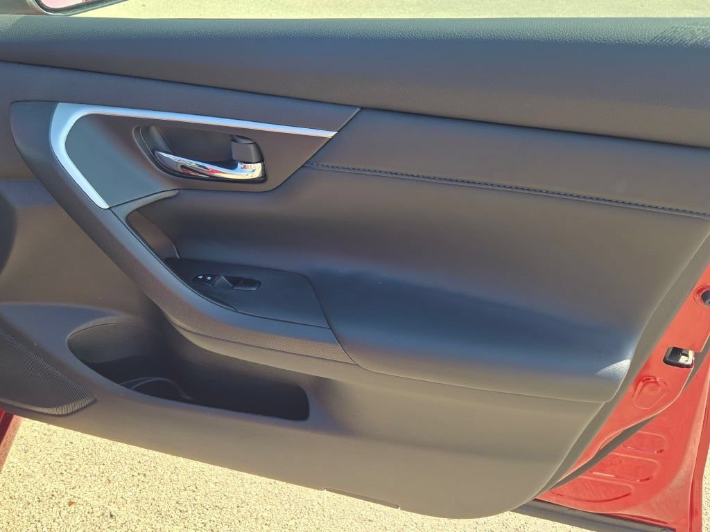 Used 2018 Nissan Altima 2.5 SR FWD image 7
