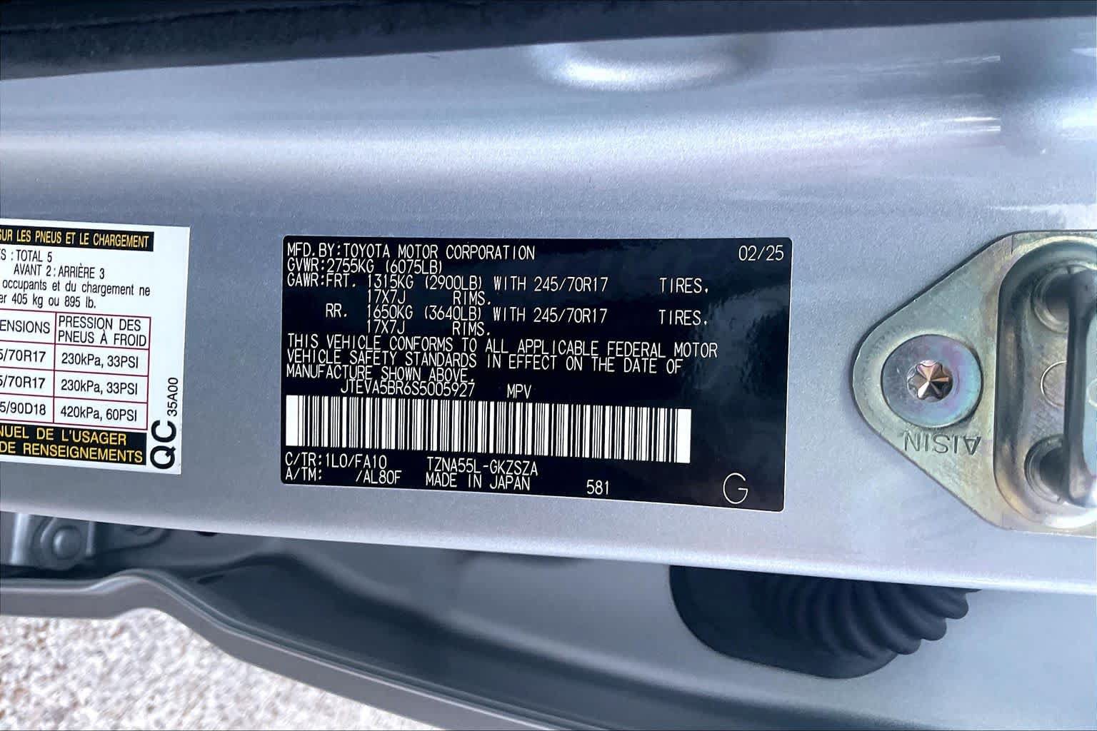 Used 2025 Toyota 4Runner SR5 AWD/4WD image 34
