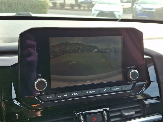 Used 2022 Nissan Pathfinder SV image 19