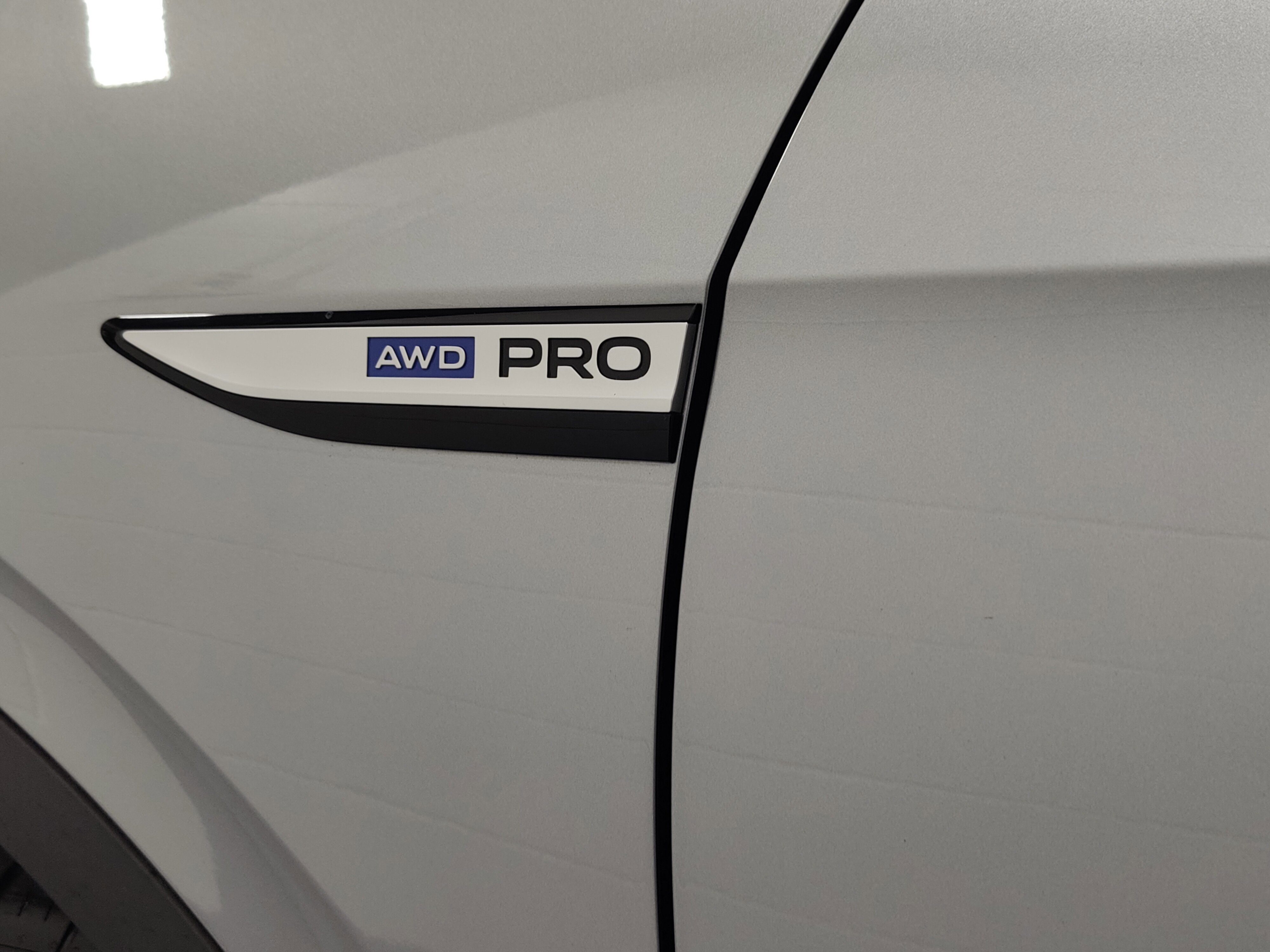 Used 2023 Volkswagen ID.4 Pro AWD/4WD image 5