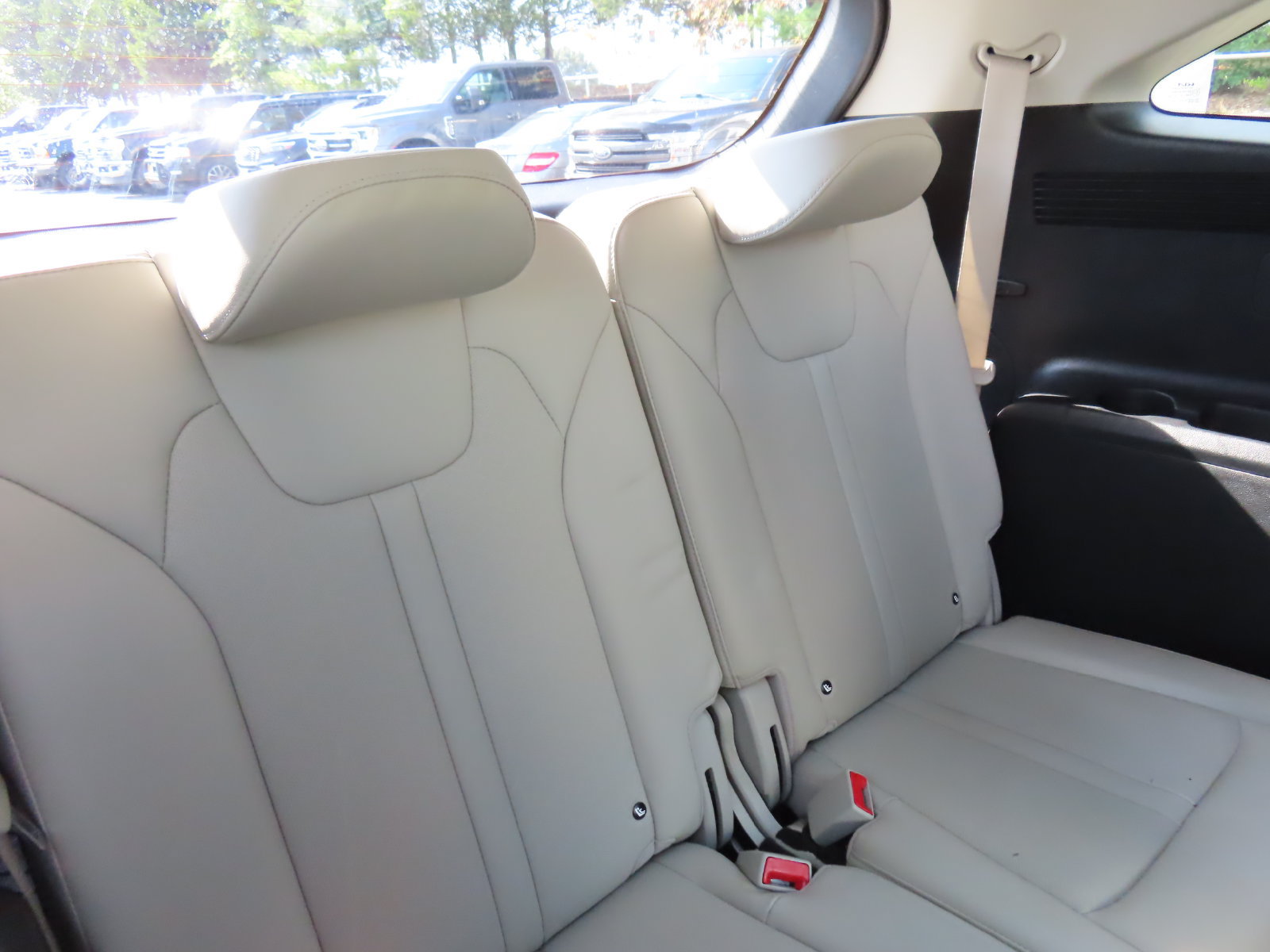 Used 2022 Kia Sorento EX w/ Panoramic Sunroof Package AWD/4WD image 35